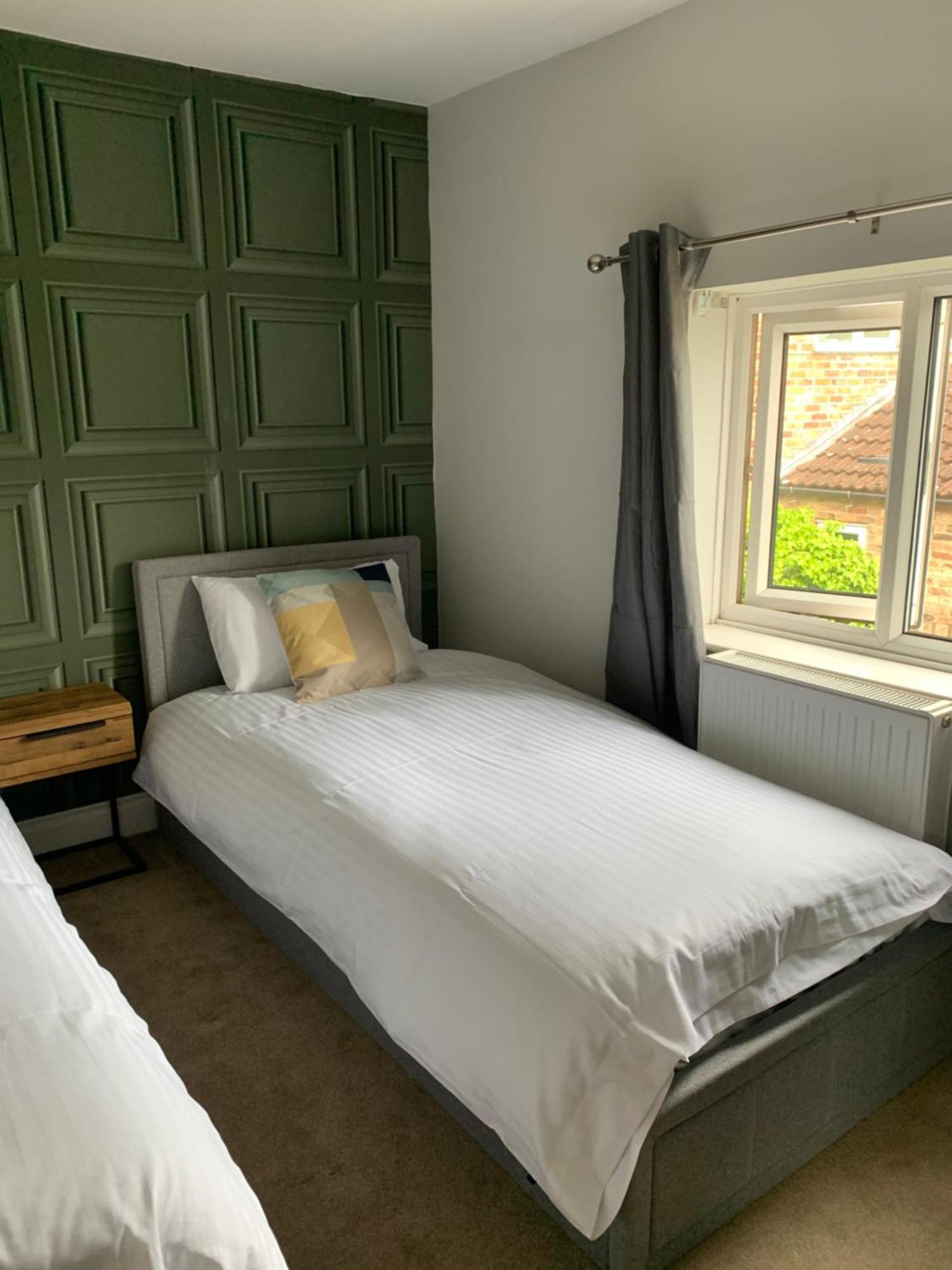 New Thirsk Stays - Herriot'S Hideaway エクステリア 写真